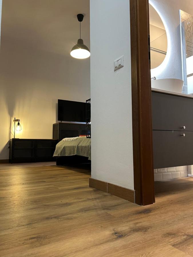 Stylish Apartment 3 Km Away From Duomo - Netflix, Wi-Fi, All Comforts Included Milano Exteriör bild