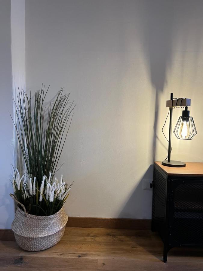 Stylish Apartment 3 Km Away From Duomo - Netflix, Wi-Fi, All Comforts Included Milano Exteriör bild
