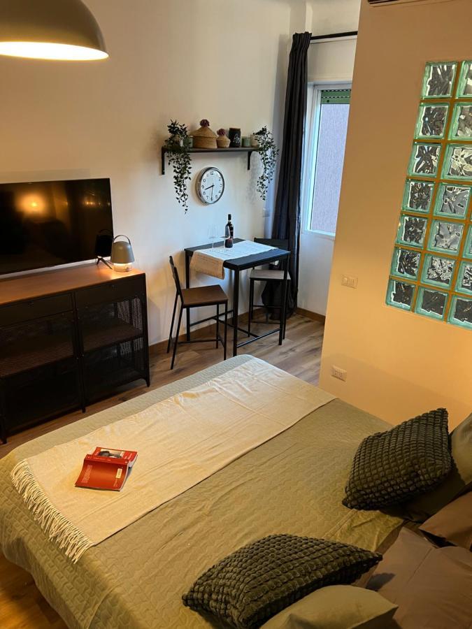 Stylish Apartment 3 Km Away From Duomo - Netflix, Wi-Fi, All Comforts Included Milano Exteriör bild