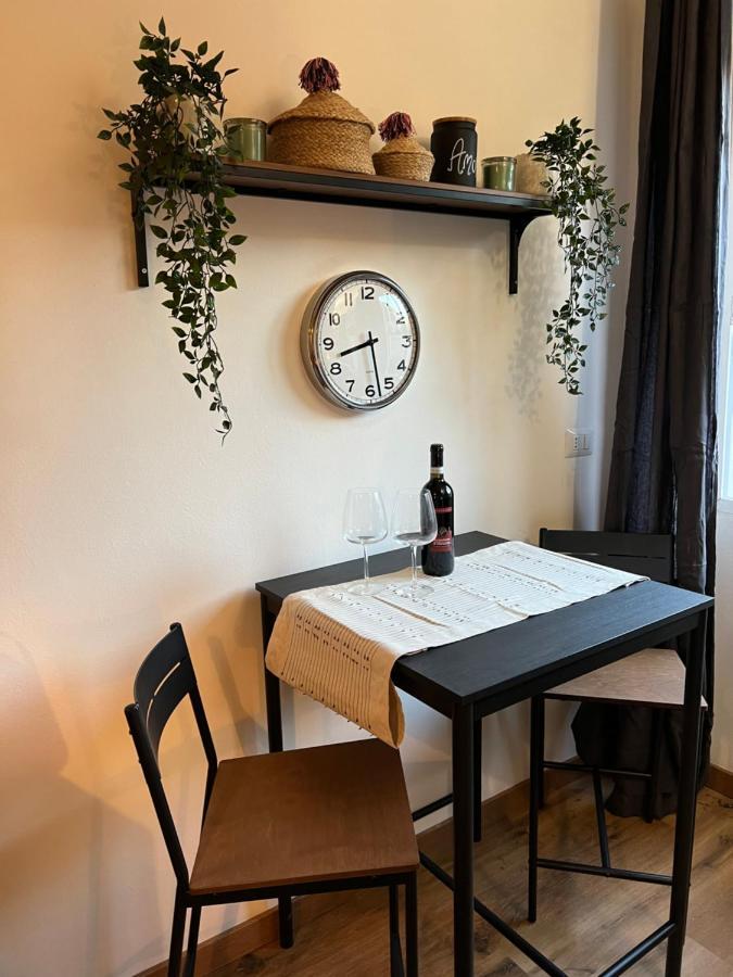 Stylish Apartment 3 Km Away From Duomo - Netflix, Wi-Fi, All Comforts Included Milano Exteriör bild