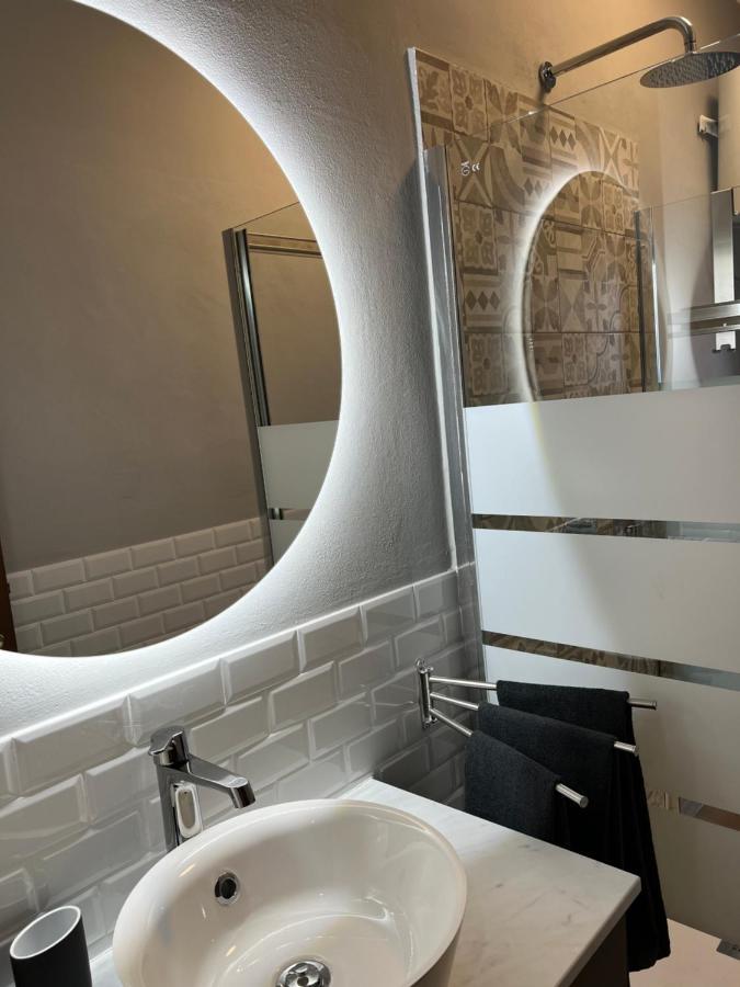 Stylish Apartment 3 Km Away From Duomo - Netflix, Wi-Fi, All Comforts Included Milano Exteriör bild